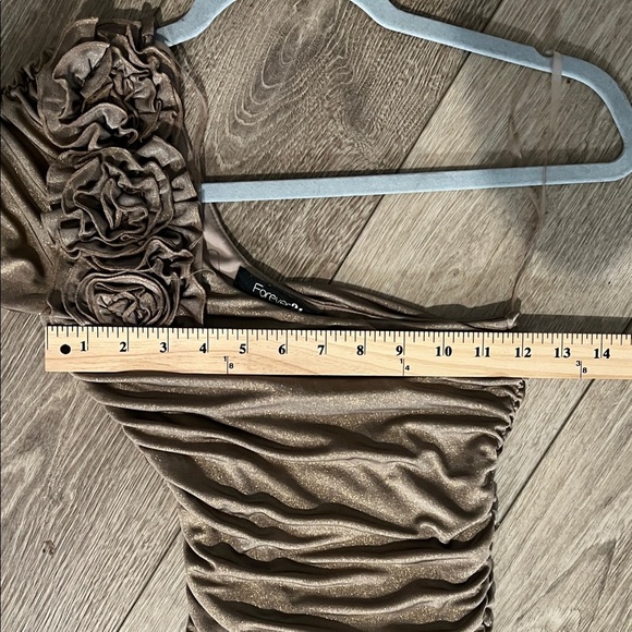 Forever 21 SMALL One-Shoulder Ruched Dress in GLITTERY SPARKY GOLD - Picture 7 of 7